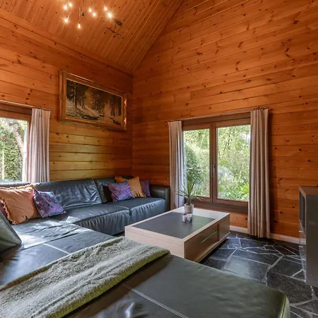 Huswell - Tranquil Retreat, Cozy In The Heart Of Urse