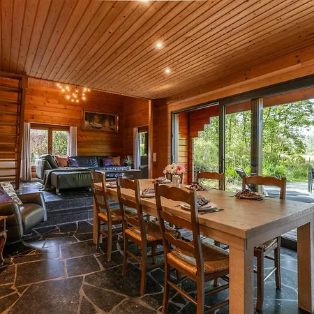 Huswell - Tranquil Retreat, Cozy In The Heart Of Urse Chalet Aalter